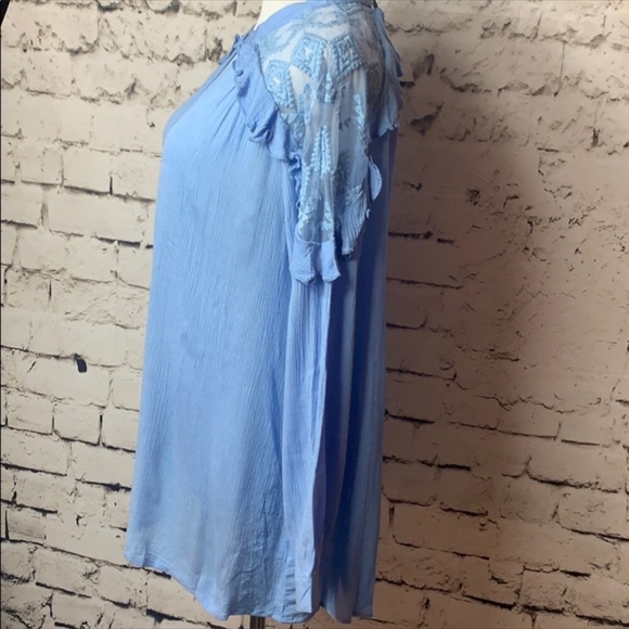 Baby blue boho lace sleeve top - Picture 5 of 6